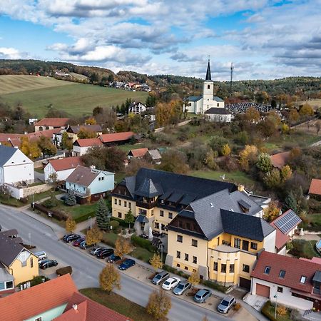 Valašský Hotel a Pivní lázně OGAR Luhačovice Exterior foto